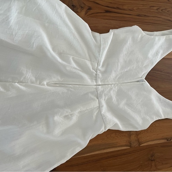 Miami Pants & Jumpsuits White Flowy Romper with Pockets size XXS Pre-owed - Picture 10 of 10